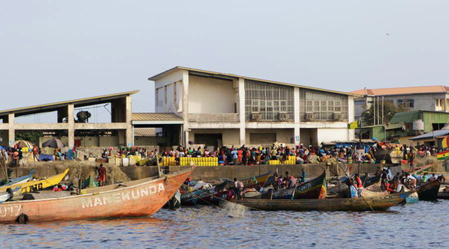 Unsere Autovermietung bietet eine vielfältige Auswahl an Fahrzeugen in Conakry.